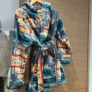 Pendleton women’s cotton terry velour robe